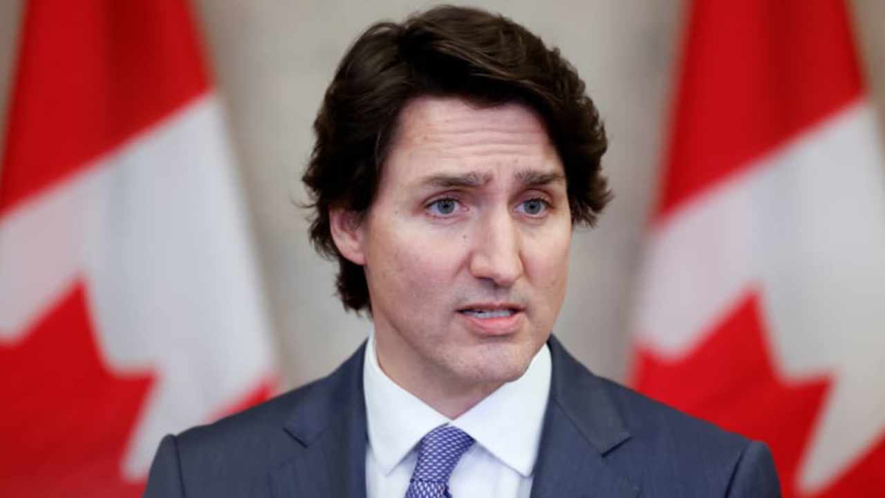 Justin Trudeau slams Pierre Poilevre for saying he can 'opt out' of inflation by investing in cryptocurrencies