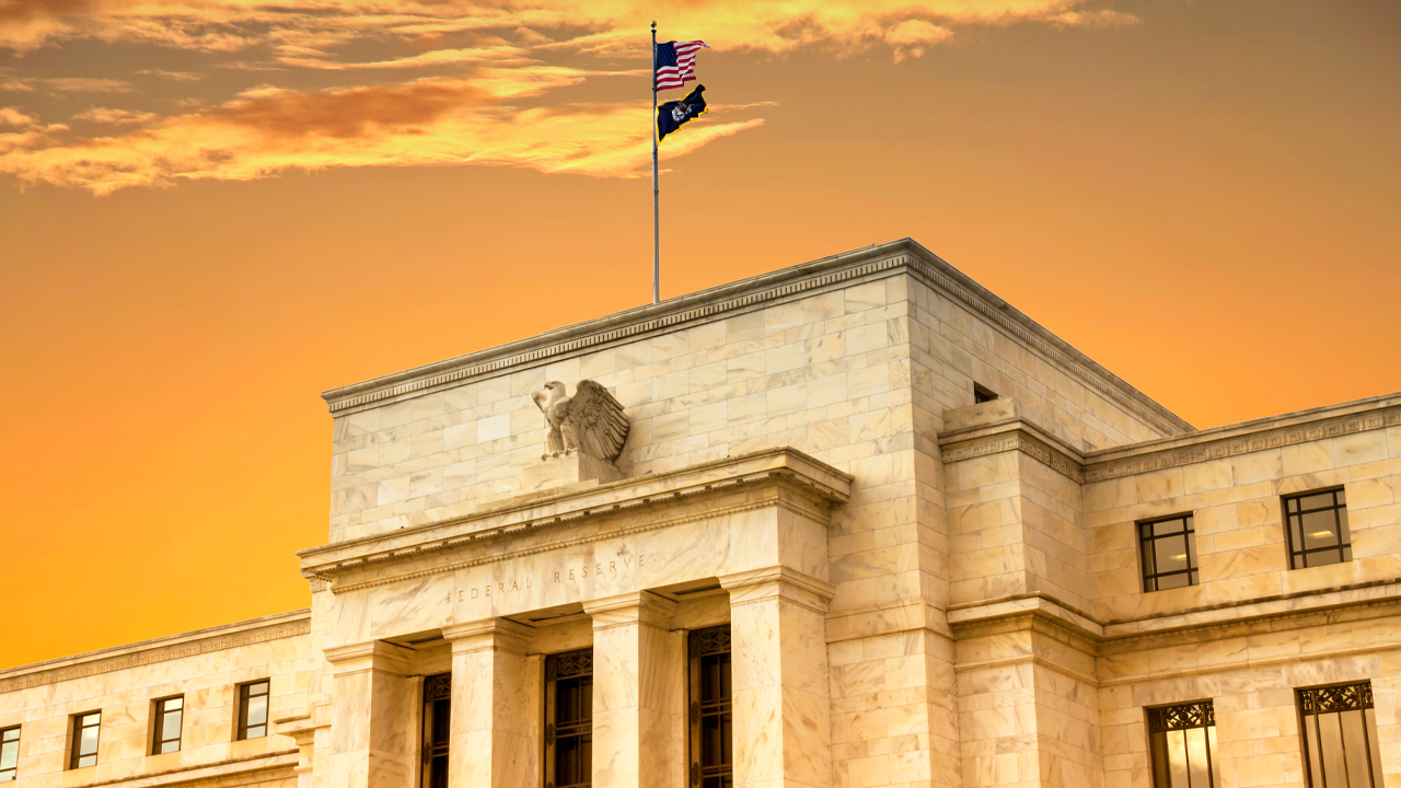 Beobachter vermuten eine aggressive Fed-Zinserhöhung im nächsten Monat, Analysten sagen voraus, dass die Fed im Dezember umschwenken wird