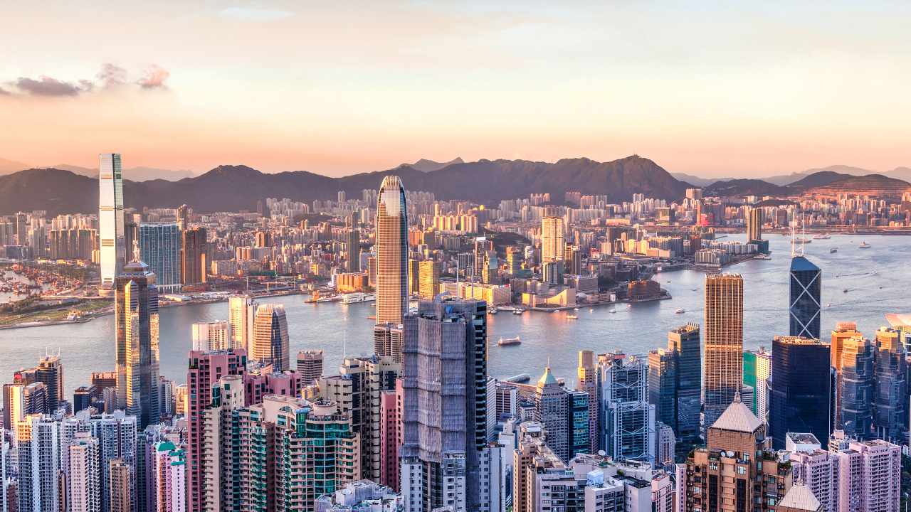 Hong Kong Mulls Letting Retail Investors Trade Crypto, Removing 