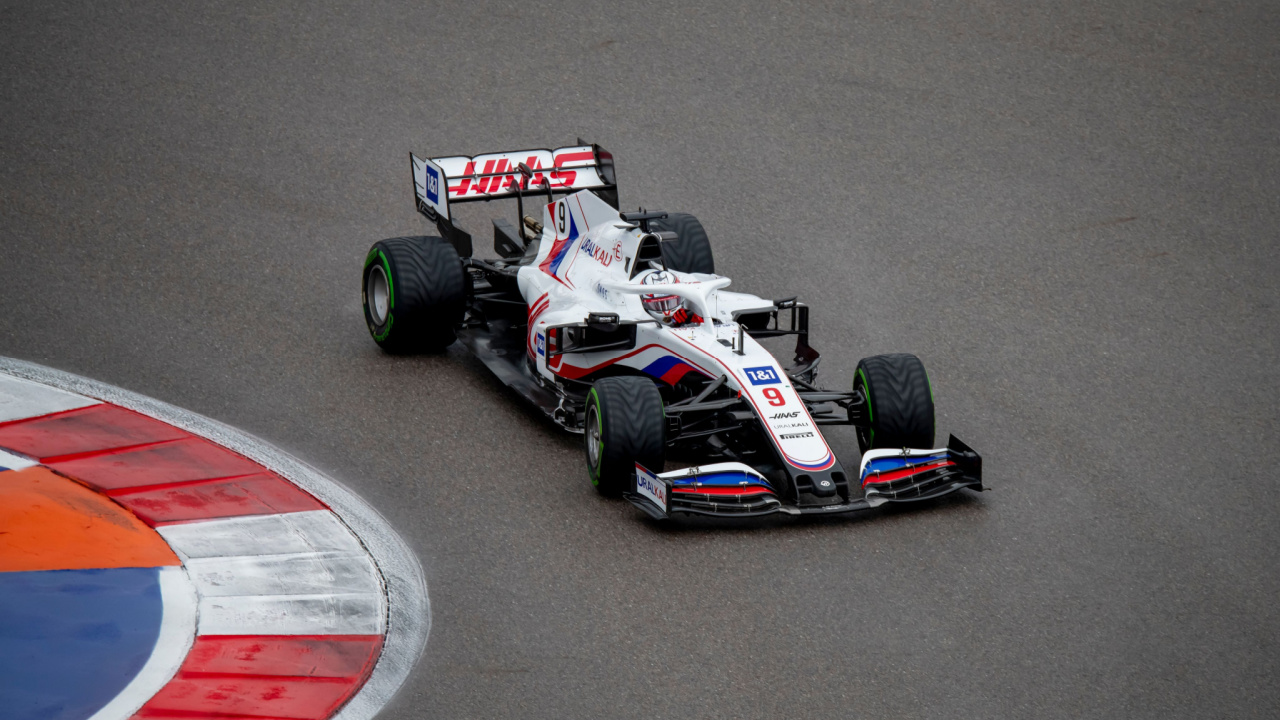 Formula One Team Haas F1 to Mint Branded NFTs With Opensea – Bitcoin News