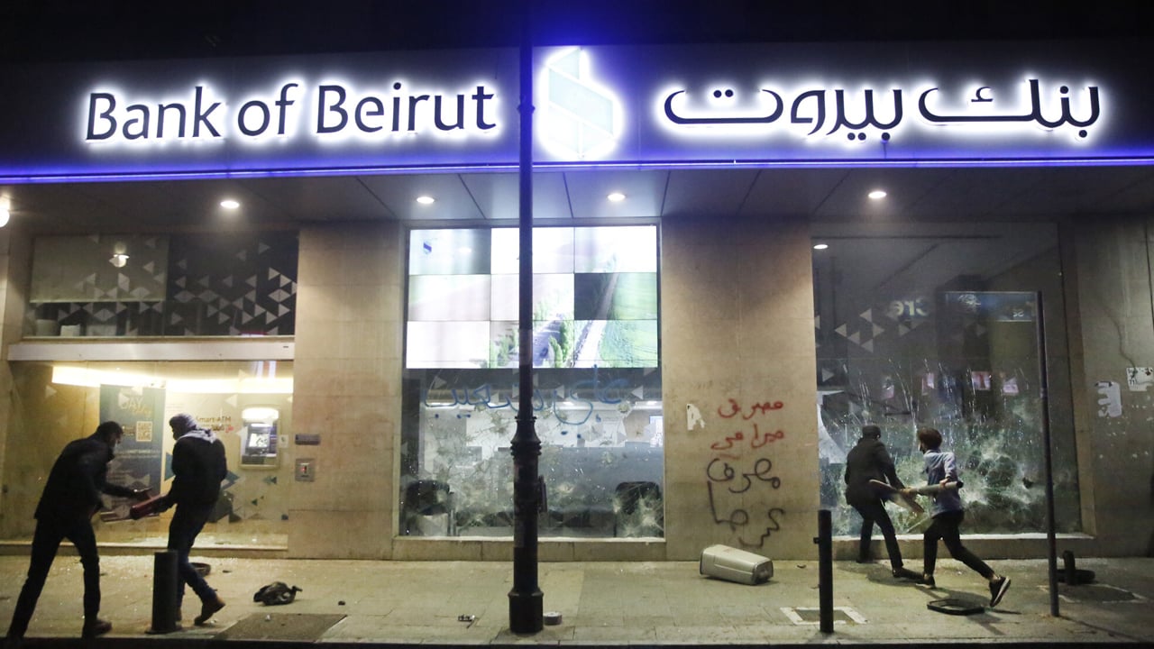 Bank Holdups and Protests Continue to Rise in Lebanon as Depositors Demand Their Own Savings