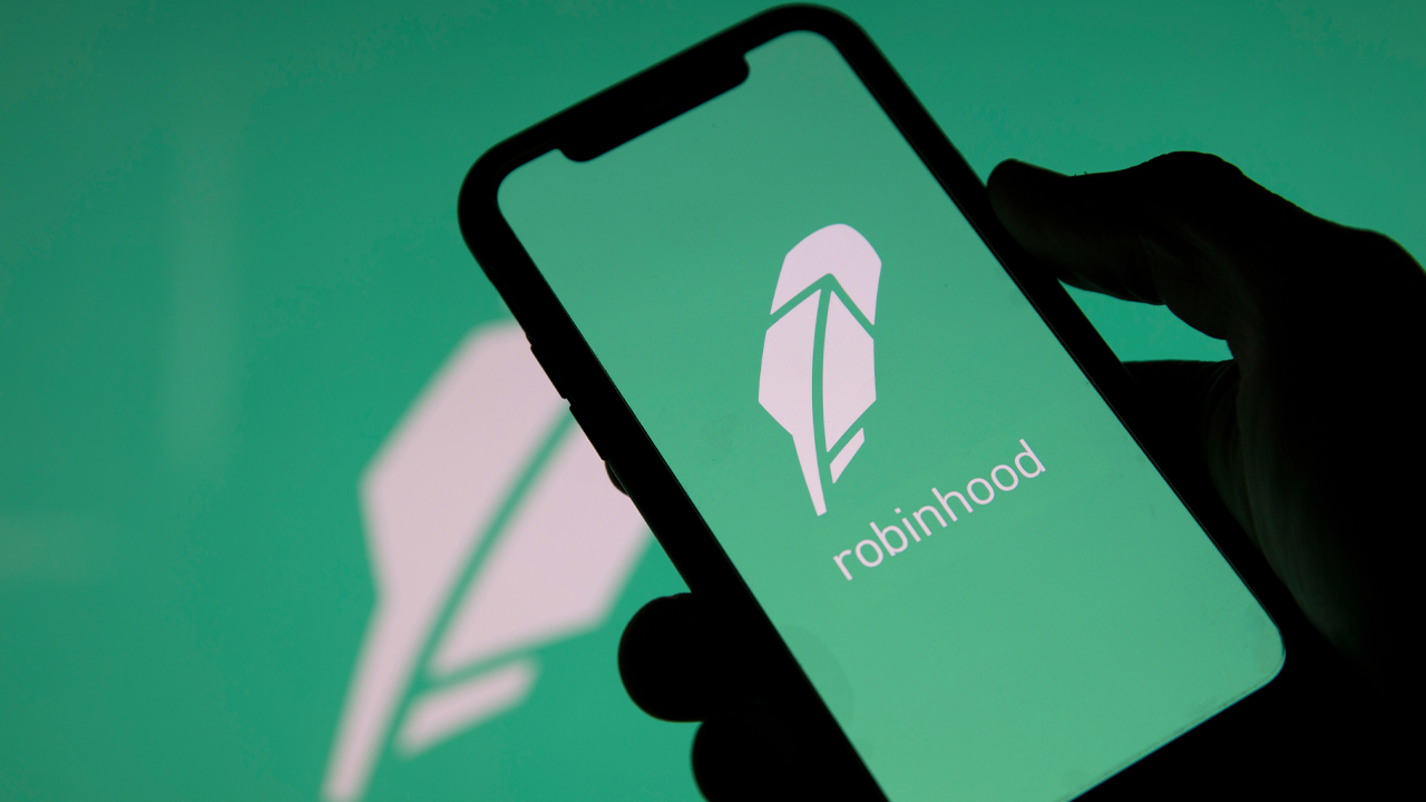 FTX Attempts to Freeze Robinhood Shares as Creditors Swarm to Scoop 0M in HOOD Stock