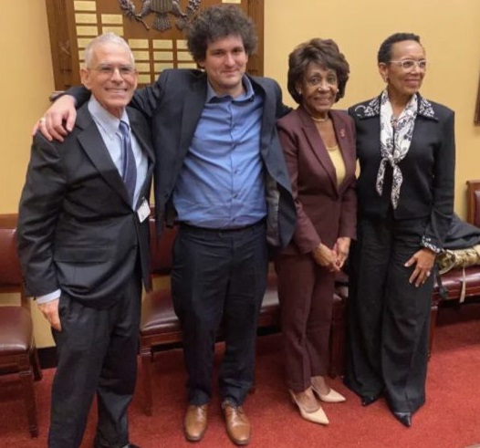 Maxine Waters Criticized for Praising SBF — Lawmaker Says 'We Appreciate That You've Been Candid'