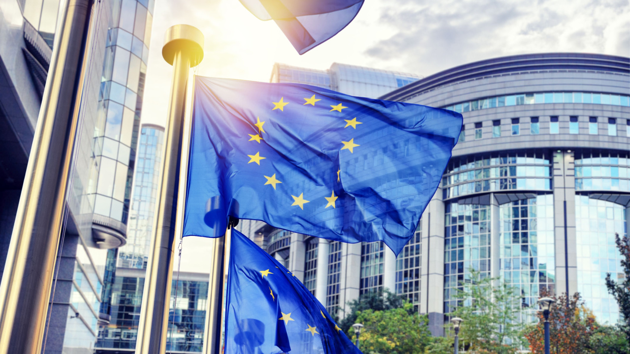 Le Parlement européen va "voter sur l'adoption du règlement sur le MiCA" - Un expert déclare que l'industrie a besoin de clarté juridique BlockBlog
