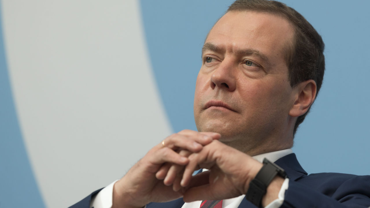 Dollar Loses to Digital Currencies in 2023, Former Russian President Medvedev Says – Bitcoin News