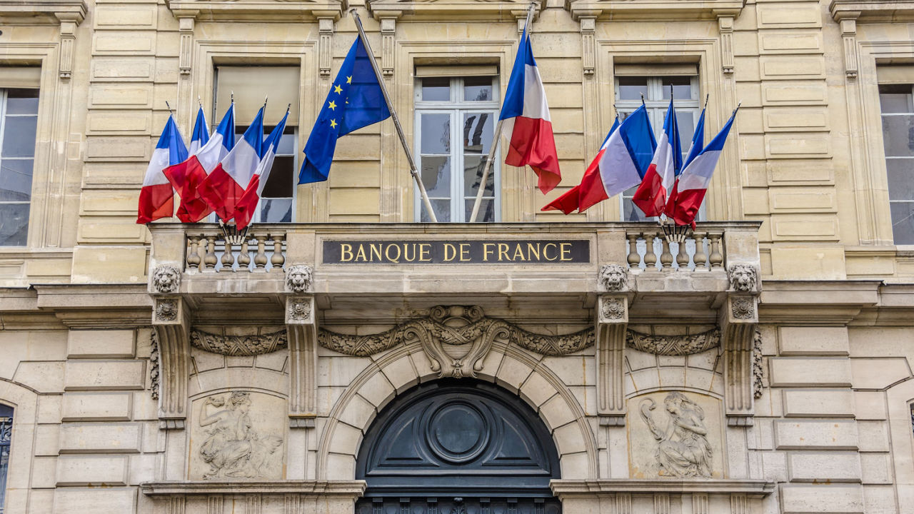 Gobernador del Banco de Francia pide licencias obligatorias para criptoempresas