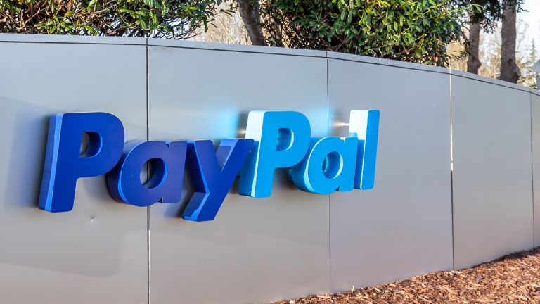  Paypal Puts Stablecoin Plans on Hold as US Regulators Crack Down on Crypto Industry