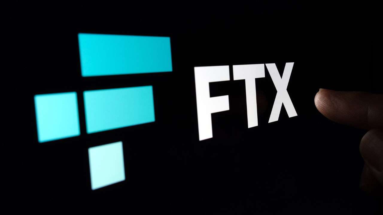 Former FTX Director Pleads Guilty to Charges of Fraud, Money Laundering, and US Campaign Finance Violations – Bitcoin News