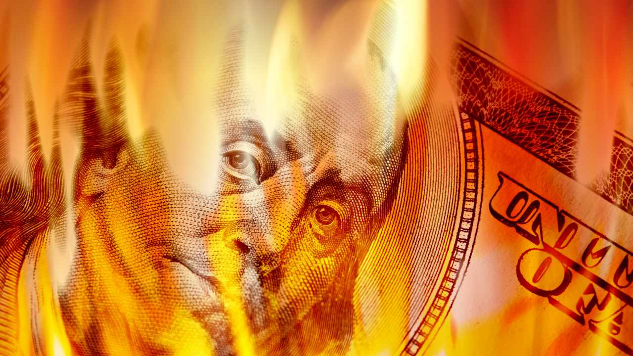 Ehemaliger Beamter des Finanzministeriums warnt vor völliger wirtschaftlicher Implosion, wenn der US-Dollar seinen Status als Weltreservewährung verliert