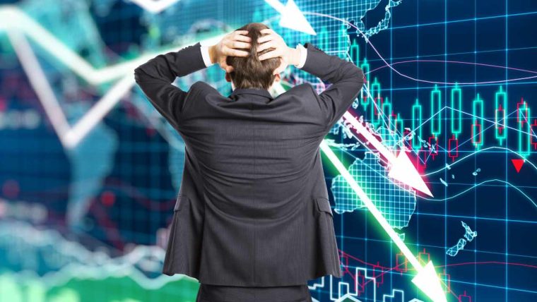 Robert Kiyosaki Warns of 'Crash Landing Ahead' arsenic  Bailouts Begin — Advises Buying More Bitcoin