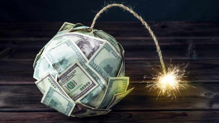 Economist Peter Schiff Warns of US Dollar Devaluation — Says 'We're on the Cusp of Financial Crisis'