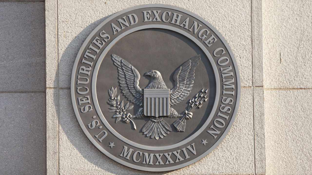 La SEC toma medidas contra la plataforma de criptocomercio Beaxy y sus ejecutivos