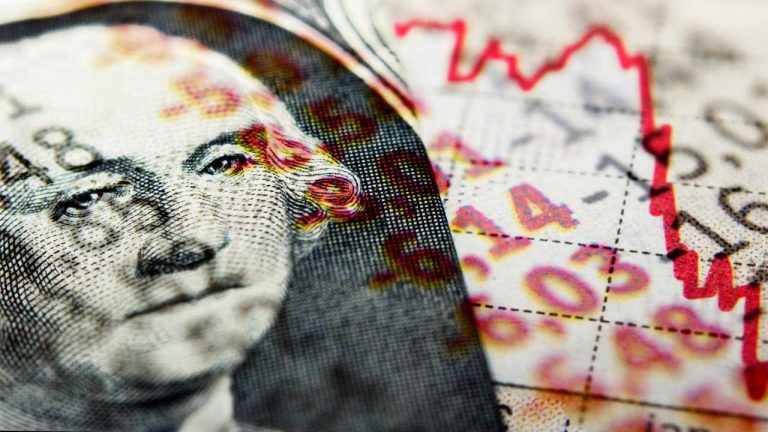 De-Dollarization Escalates Amid US 'Economic Warfare' and 'Error-Fraught' Policies, Economist Says