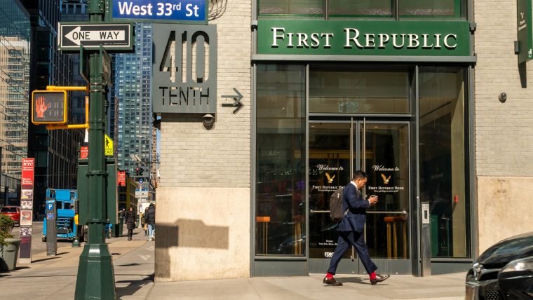 US Banking Industry Still Struggling arsenic  First Republic Bank Shares Plummet by Over 30%