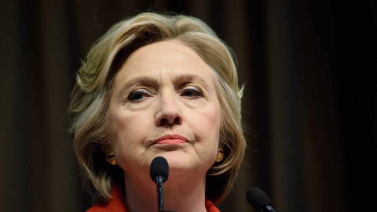 Hillary Clinton Warns US Debt Default Could Spark 'Worldwide Financial Meltdown' and Risk Dollar's Reserve Currency Status