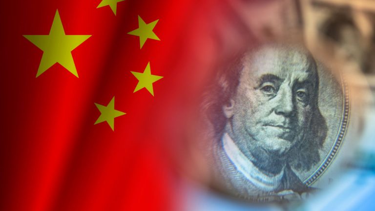 China Ready to Talk Asian Monetary Fund to Cut Dollar Dependence, Malaysia Says