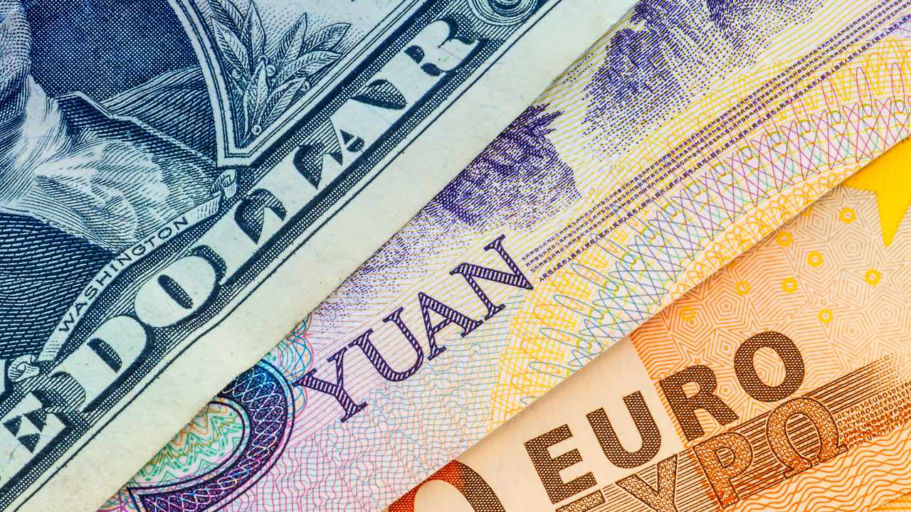 Economista predice un cambio a un mundo de moneda de reserva tripolar: el yuan y el euro interrumpirán el dominio del dólar estadounidense Bitcoin Noticias