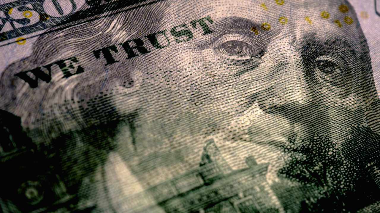 Strategists: US Dollar’s Reserve Currency Status Eroding at ‘Alarming Pace’