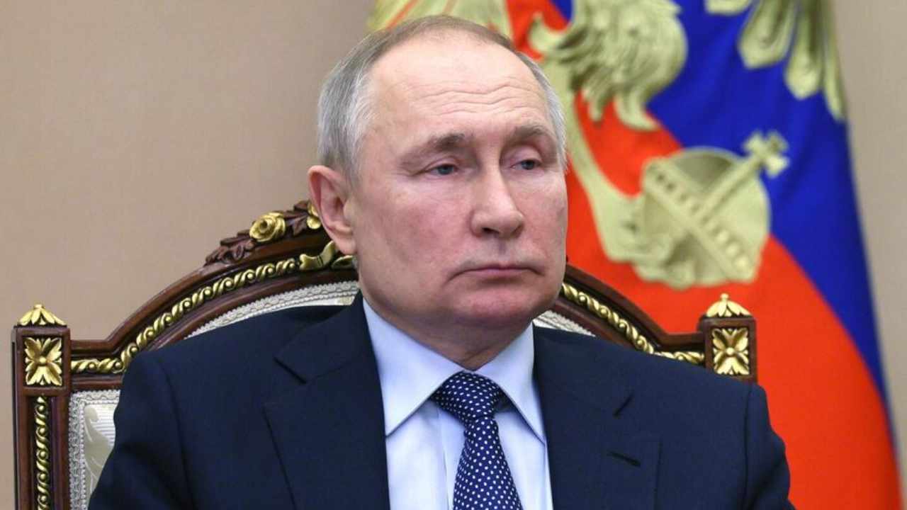 Putin Rejects Russian Economic Collapse Predictions — Highlights Active