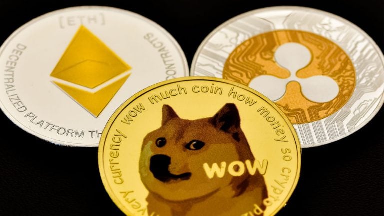 Biggest Movers: DOGE, XRP Hit 1-Week Highs, Despite Wednesday’s Crypto Red Wave