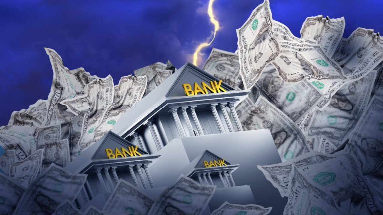 Economist Peter Schiff Says the Fed Destroyed US Banking System — 'It's Insolvent'