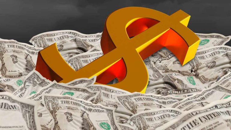 Economist Peter Schiff Warns of US Dollar Crisis and 'Catastrophic End' — National Debt Will 'Spiral out of Control'
