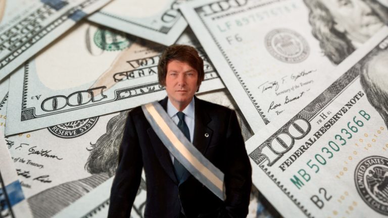 Presidential Candidate Javier Milei Claims He Has the Funds to Dollarize Argentina