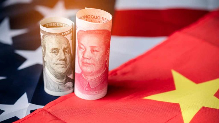 Former Central Banker Discusses How Chinese Yuan Could Become on Par With US Dollar