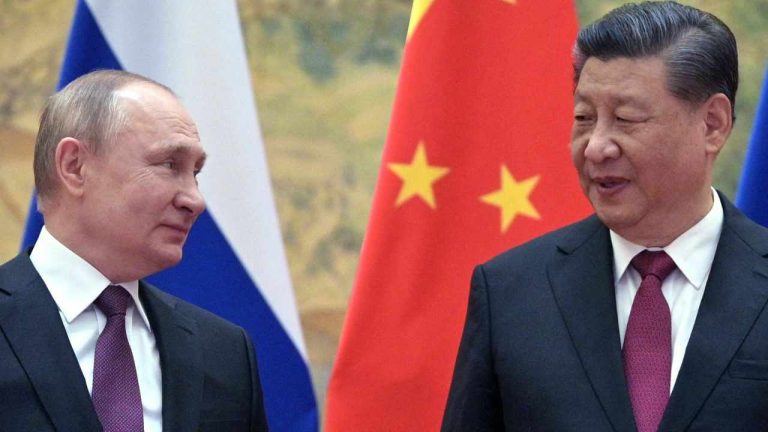 Xi Jinping, Vladimir Putin Push for Increased Settlements in National Currencies
