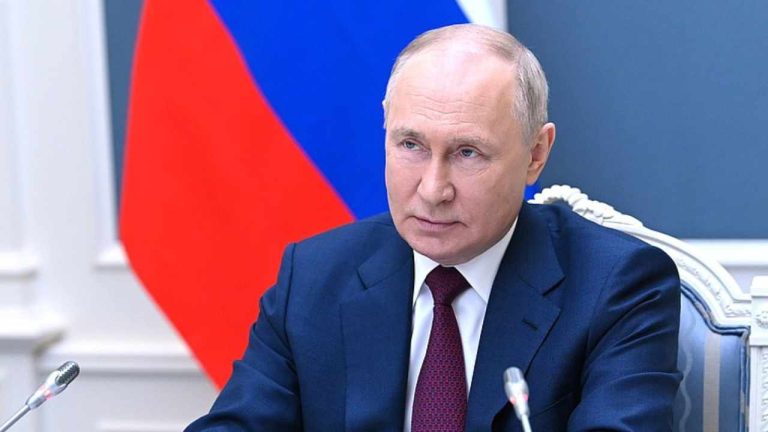 Putin Warns of Increased Financial Crisis Risk — Says Russia Is Being Subjected to Hybrid War