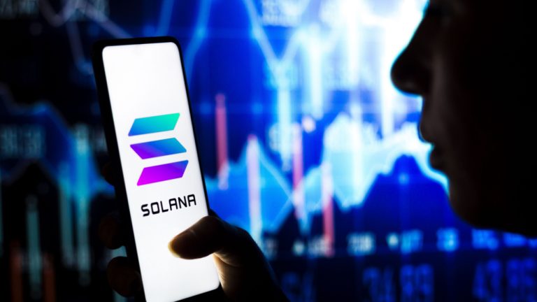 Biggest Movers: SOL, XLM 5% Lower, as Bearish Streak Extends