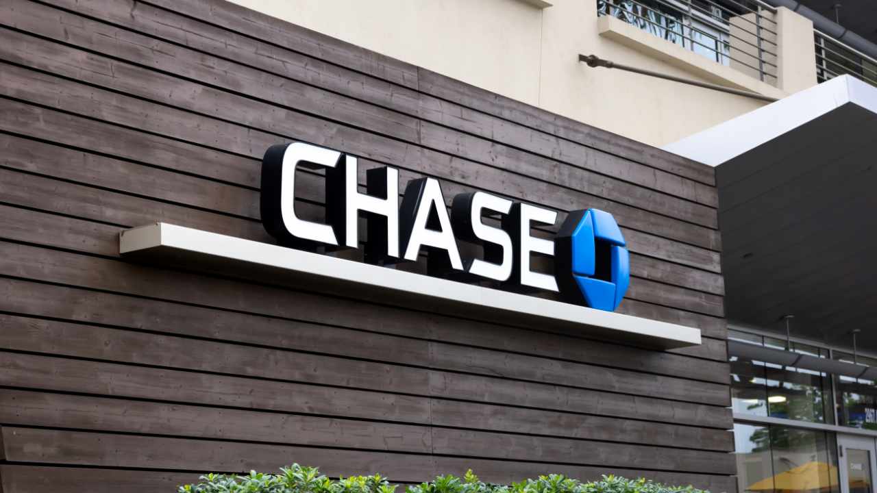 UK Government Urged to Review Chase Bank’s Policy to Decline Crypto Payments