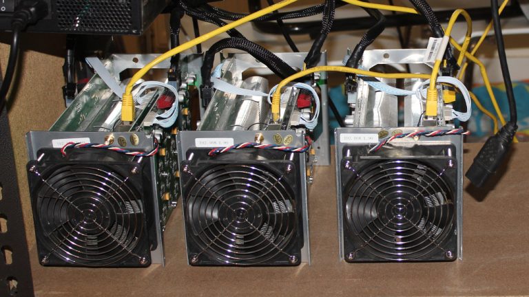 With Just 0.0004% of Bitcoin’s Hashpower, Solo Miner’s 2 PH/S Effort Secures Block Reward