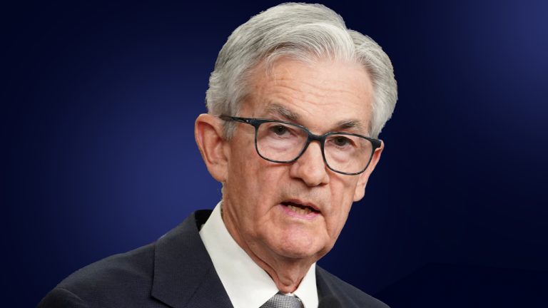 Powell's Fed Policy Criticized: Experts Claim 'Phony Economy' and 'Credibility Destruction' Post Rate Decision