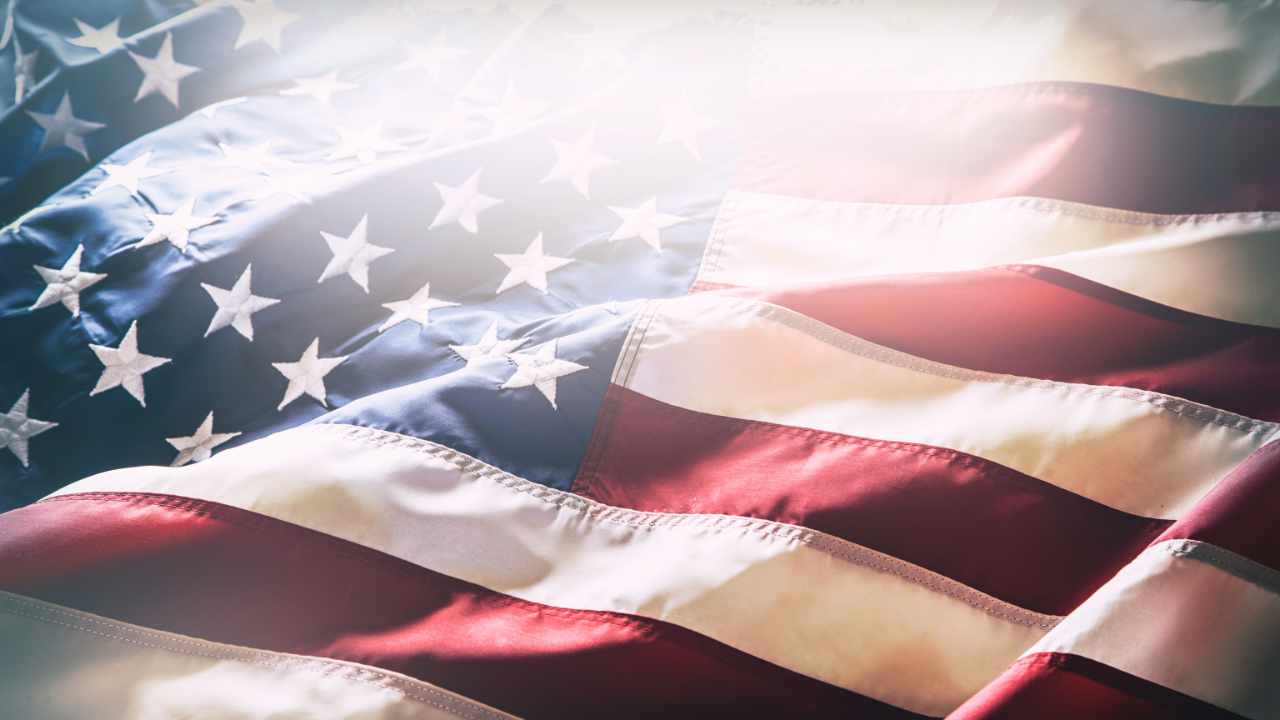 US Senator Calls for Light Crypto Regulation That Doesn’t Kill Innovation and Drive Companies Offshore
