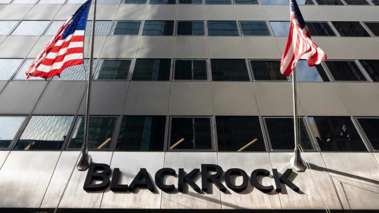 Blackrock Seeks SEC Approval to Offer Options on Spot Bitcoin ETF — Ishares Bitcoin Trust Now Holds 28,622 BTC
