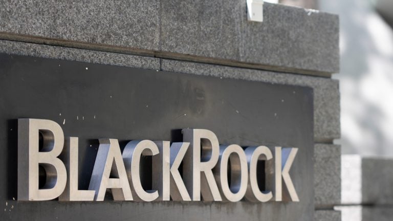 Blackrock's Bitcoin ETF Attracts Diverse Investors, Secures 25,067 BTC successful  Holdings 