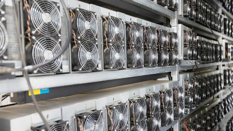 Cleanspark Bolsters Bitcoin Mining Might With 60,000 S21 Rig Acquisition From Bitmain