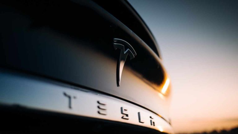 Tesla Maintains Bitcoin Holdings — $184M in Digital Assets Shown on Balance Sheet