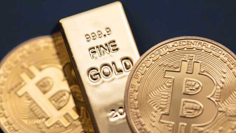 Peter Schiff Predicts Bitcoin ETF Bubble — Expects BTC to Crash When Gold Breaks Out crypto