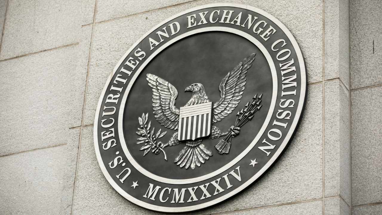 Peter Schiff advierte que la SEC podría cambiar la definición de “seguridad” y espera que muchos inversores sean multados retroactivamente