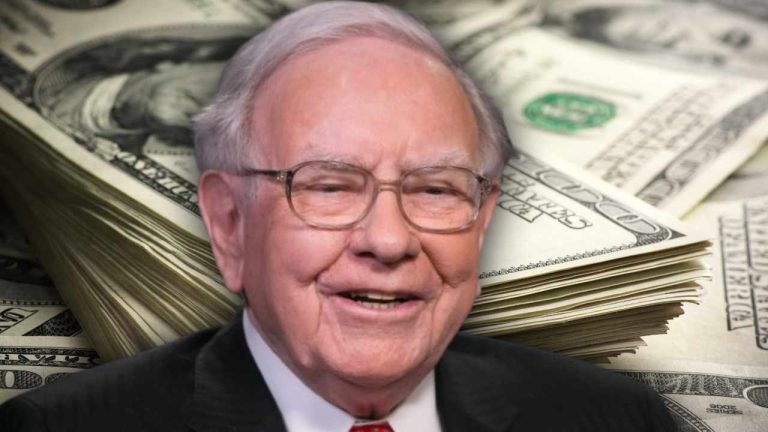 Warren Buffett Sees No Alternative to US Dollar as Reserve Currency — Berkshire Holding 8 Billion in Cash