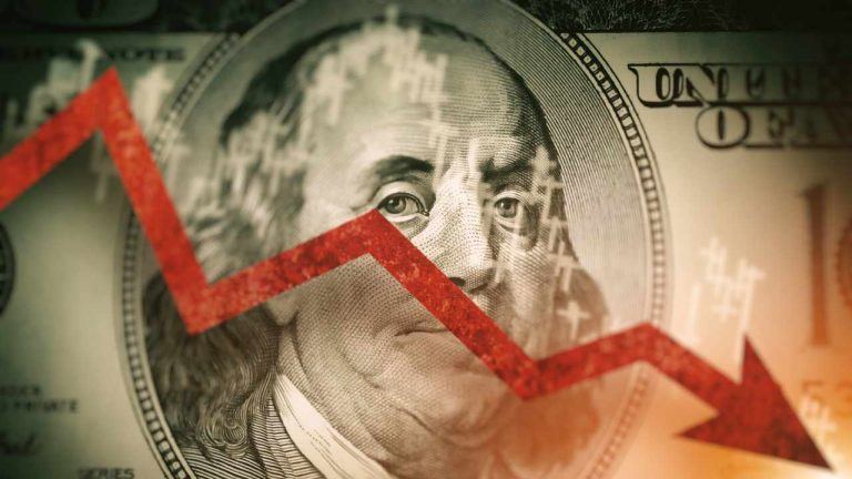 Economist Peter Schiff Advises Against Buying US Dollars — Warns of USD Breakdown
