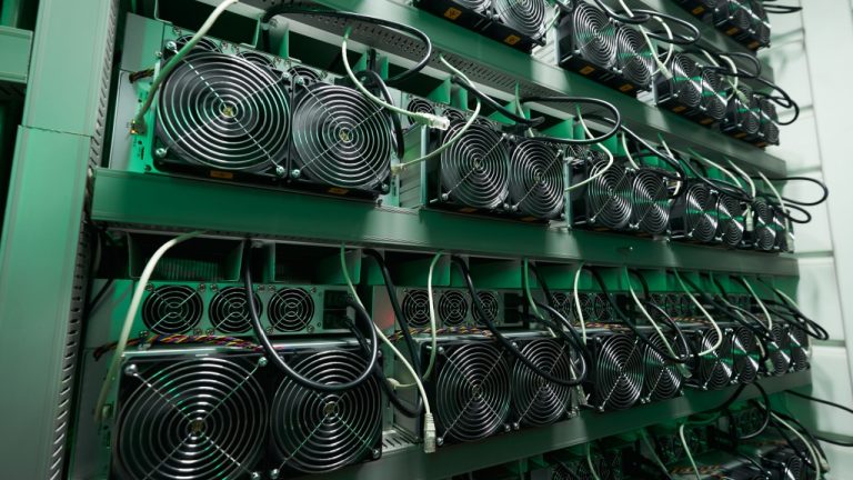 Hut 8’s Bitcoin Mining Output Drops 36% to 148 BTC in April