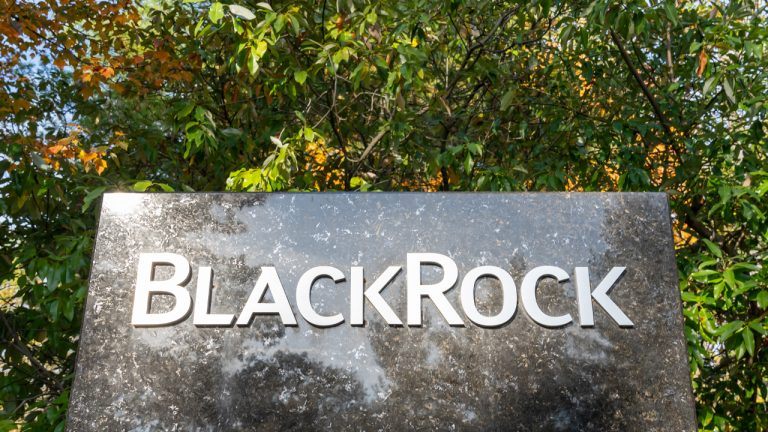 ETFs See 18 Days of Gains: Blackrock’s Bitcoin Holdings Surpass 300,000