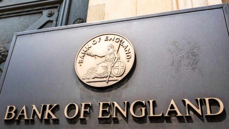 Bank of England Pushes for Swift Digital Payment Solutions as Cash Usage Drops