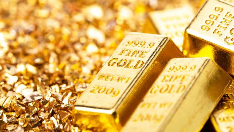 Gold Could Surge to ,000 per Ounce, Strategist Says