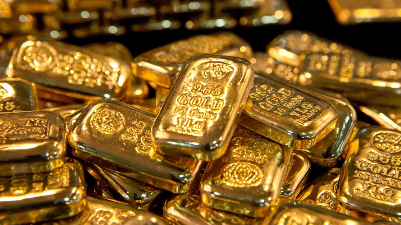 Central Banks Go All In: Gold Demand Skyrockets Amid Price Surge!