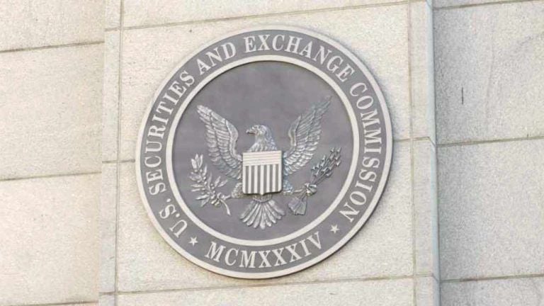 Coinbase Legal Chief Criticizes SEC's Vague Position connected  FTX Plan — Says Investors Deserve 'Way Better'