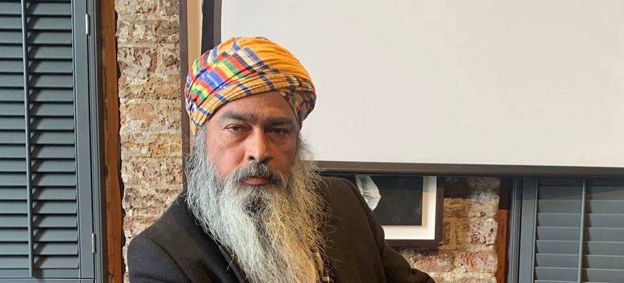 Este Homem Afirma Ser Satoshi, mas Deixa Céticos Incrédulos ao Saírem do Evento Este Homem Afirma Ser Satoshi, mas Deixa Céticos Incrédulos ao Saírem do Evento